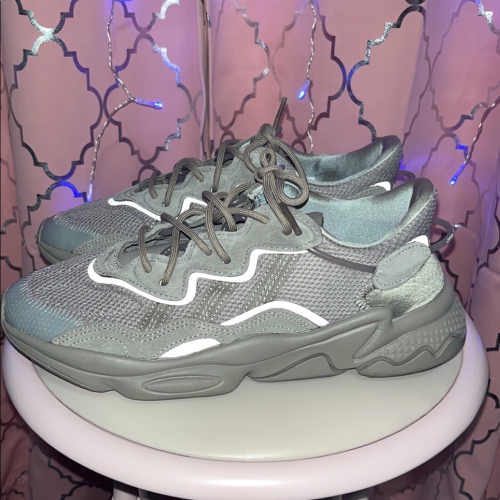 GREY OZWEEGOS like new